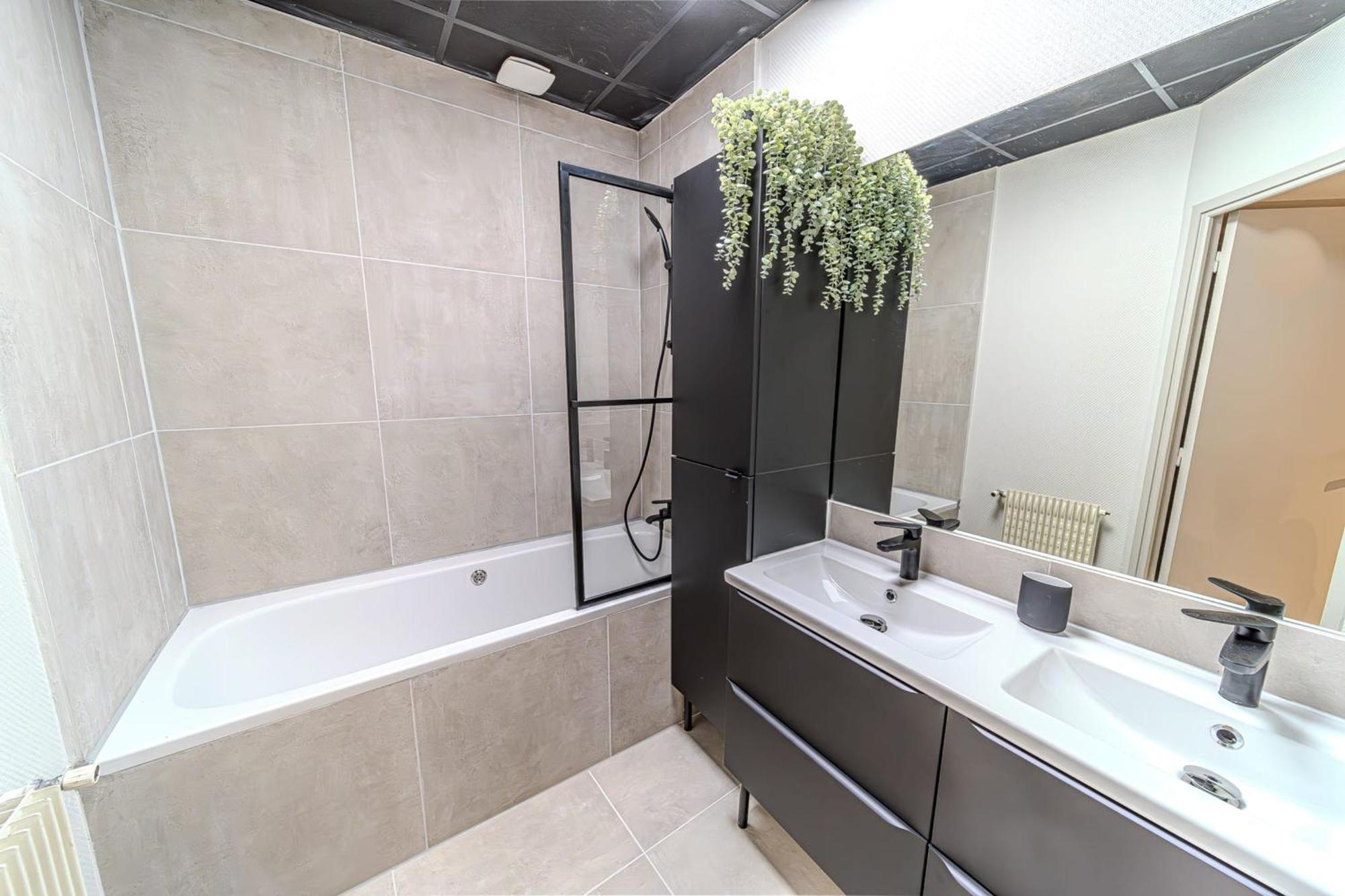 The Grenette Spacious Renovated Apartment 8 People Cordeliers Lyon Exterior photo